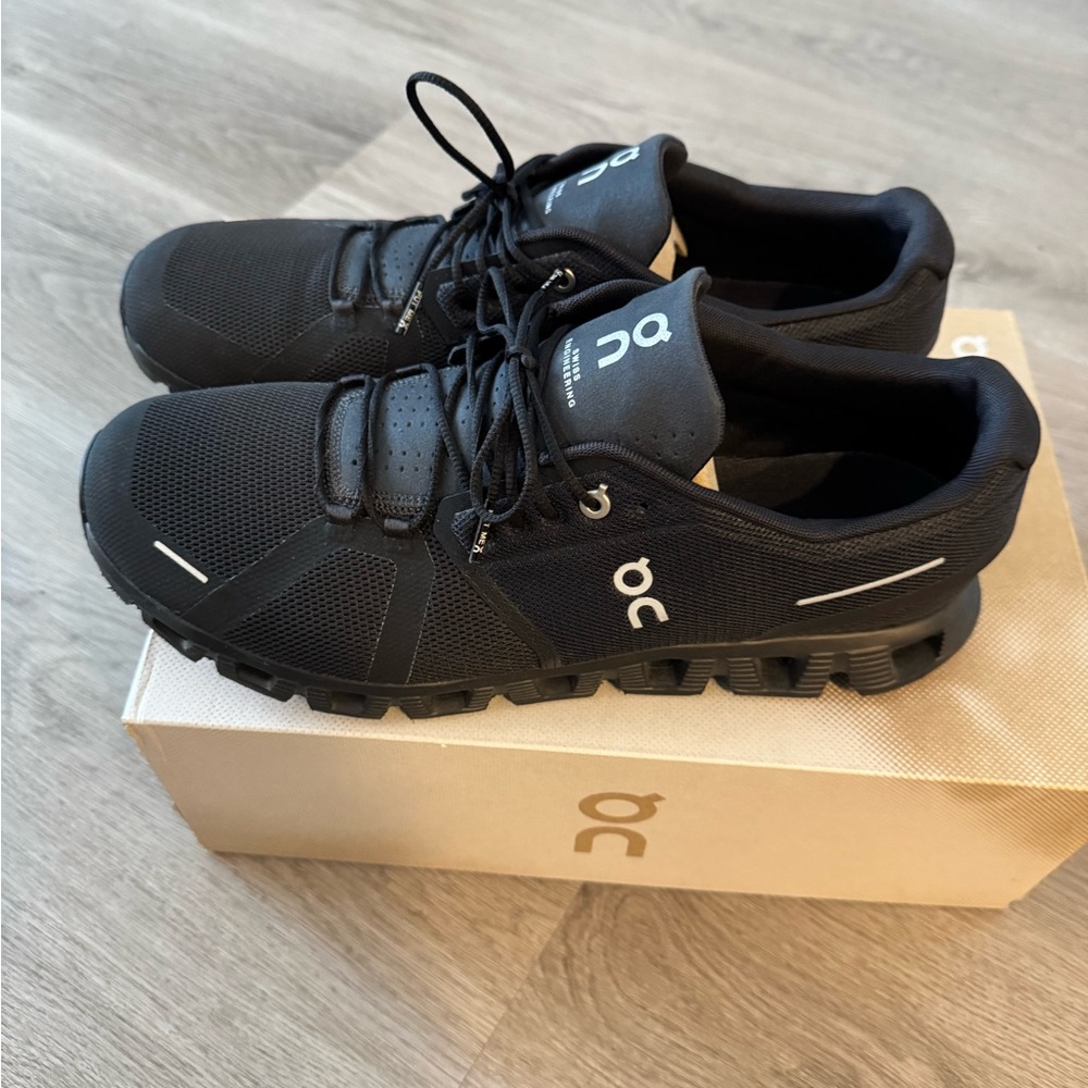 On Running Men's Black Running Shoes